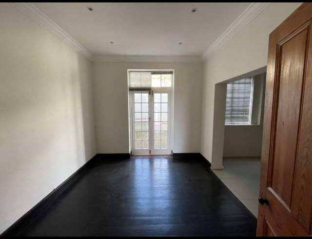 433M² BUILDING TO LET IN VREDEHOEK